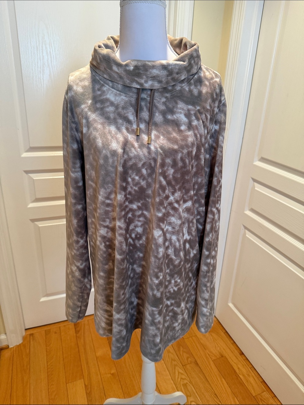 Susan Graver Weekend soft blush and cream pullover